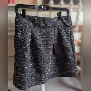 Ann Taylor LOFT Black and White Knit Skirt (Size 2)